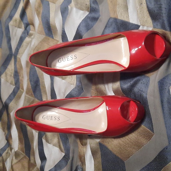 Guess Heels - Picture 1 of 17